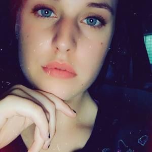 Meet your Posher, Leeann